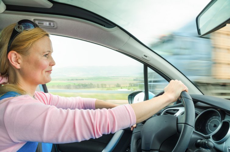 8 Simple Defensive Driving Tips To Keep You Safe On The Road | Freeway ...